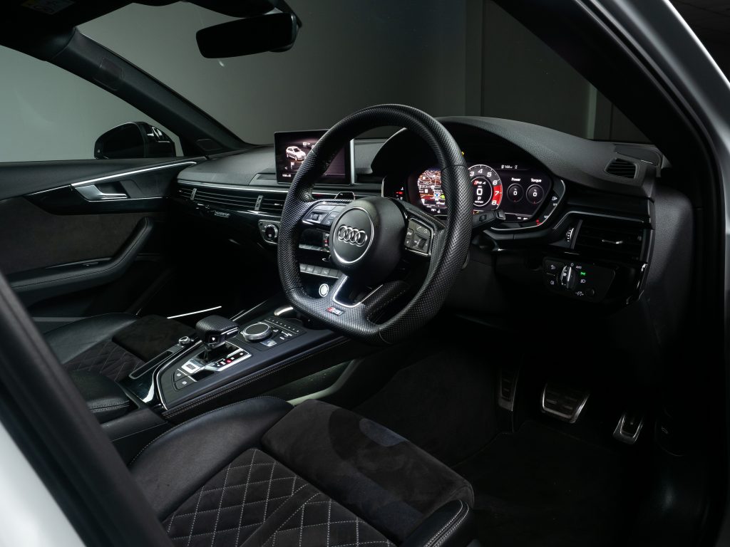 AUDI RS4 INTERIOR VIEW