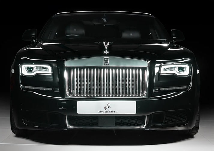 ROLLS ROYCE GHOST FRONT VIEW